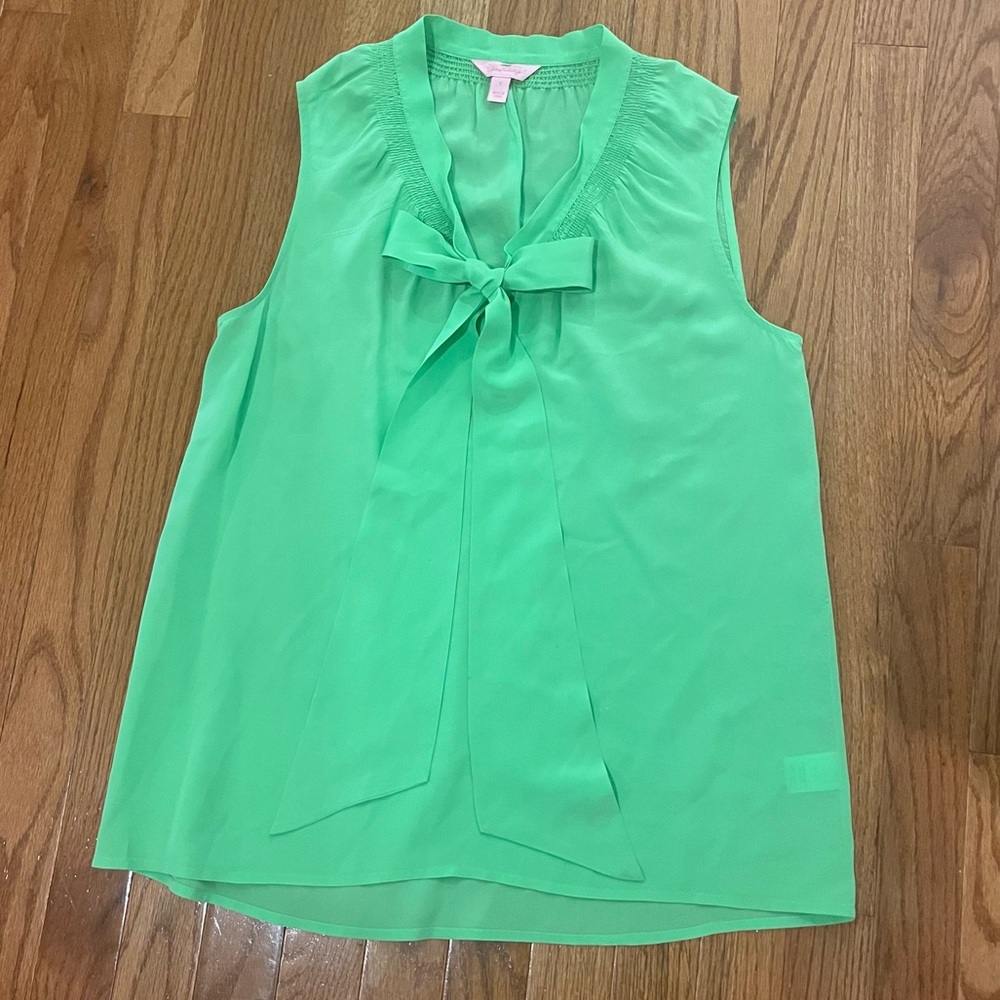 Lilly Pulitzer Dahlia Green Silk Sleeveless Smocked Neck Tie Front Blouse Sz Sm
